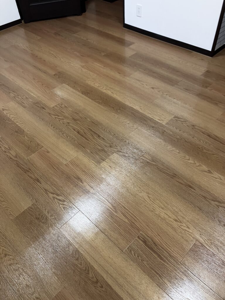 【施工事例44】沖縄市　既存マンション　シリコンコーティング（フロアタイル）